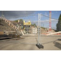 Miete Bauzaun aus Drahtgitter 2m hoch inkl. Verbinder und Betonfuß / Grundmiete inkl. Auf -und Abbau